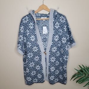 NWT CJ Banks | Blue Knit Snowflake Short Sleeve Hooded Poncho Style Sweater